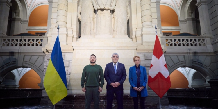 Зеленський проводить перемовини в Швейцарії (ВІДЕО)