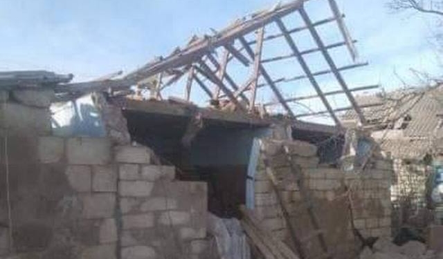 Внаслідок обстрілу села на Миколаївщині зруйнований будинок, двоє дівчат в лікарні (ФОТО)