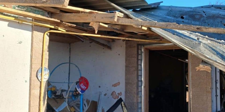 Газовики показали наслідки вчорашнього обстрілу Очакова на Миколаївщині (ФОТО)