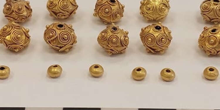 Там є і предмети з Ольвії: Естонія поверне Україні конфісковані 5 років тому на кордоні у водія з Латвії золоті скарби (ФОТО)