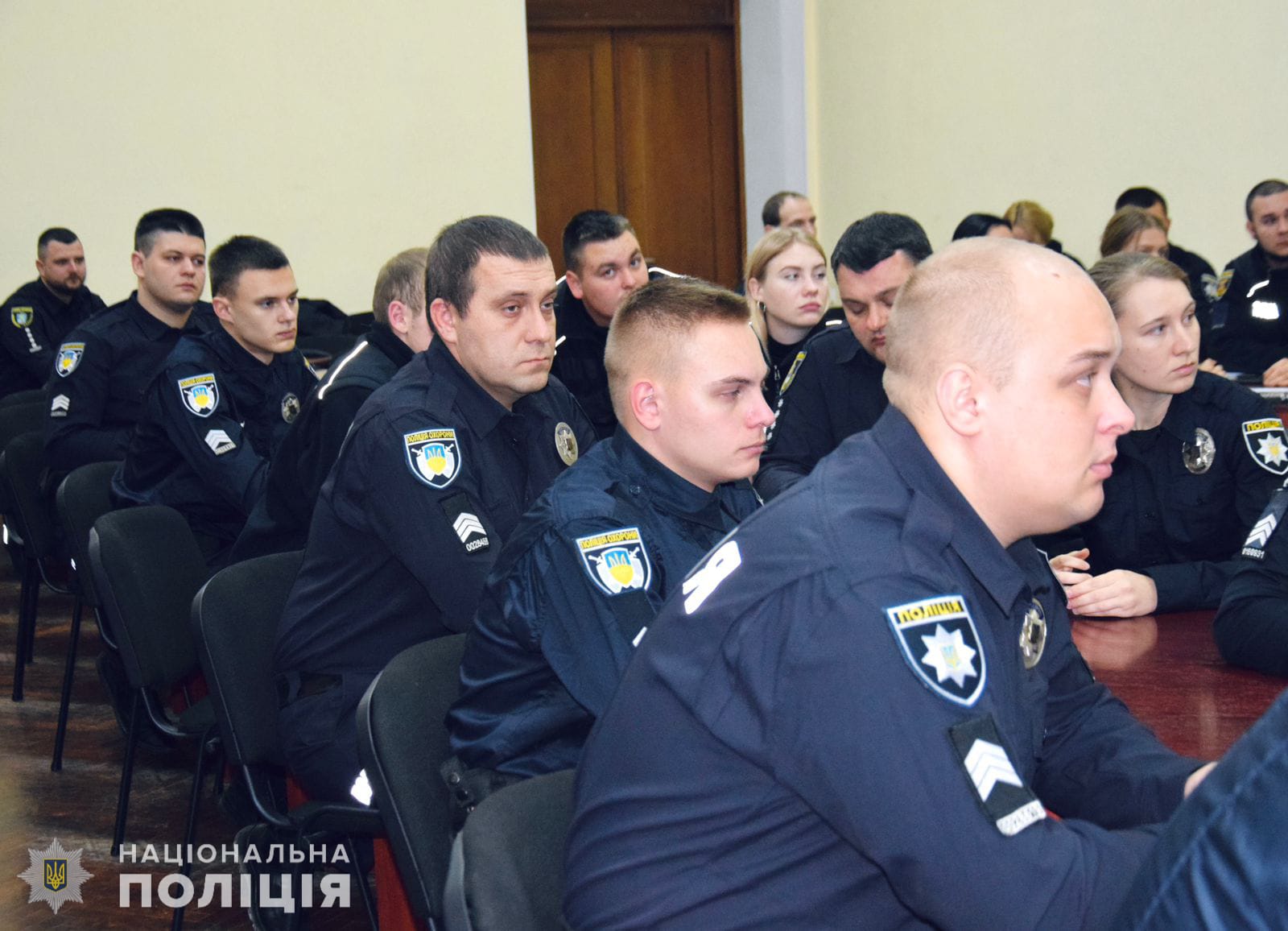 38 діючих поліцейських Миколаївщини пішли на практику в школах – вони стануть офіцерами служби освітньої безпеки (ФОТО)