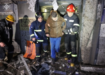 Росіяни вчора ввечері знов вдарили по Харкову, втретє за добу: постраждало 9 людей (ФОТО)