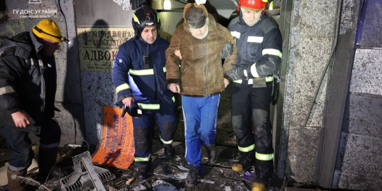 Росіяни вчора ввечері знов вдарили по Харкову, втретє за добу: постраждало 9 людей (ФОТО)