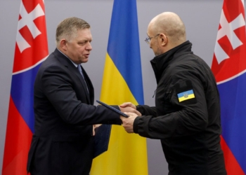 Словаччина підтримає виділення ЄС Україні 50 млрд.євро: чим завершилась зустріч та перемовини Шмигаля з Фіцо (ФОТО)