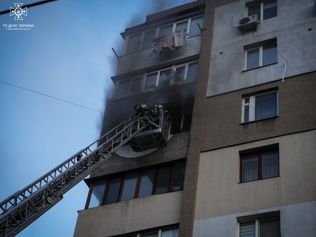 В Миколаєві на Шевченка горіла 10-поверхівка (ФОТО) 4