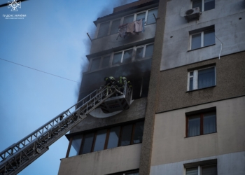 В Миколаєві на Шевченка горіла 10-поверхівка (ФОТО)