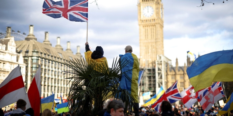 Туманні перспективи: з якими проблемами зіткнулися українки в Британії