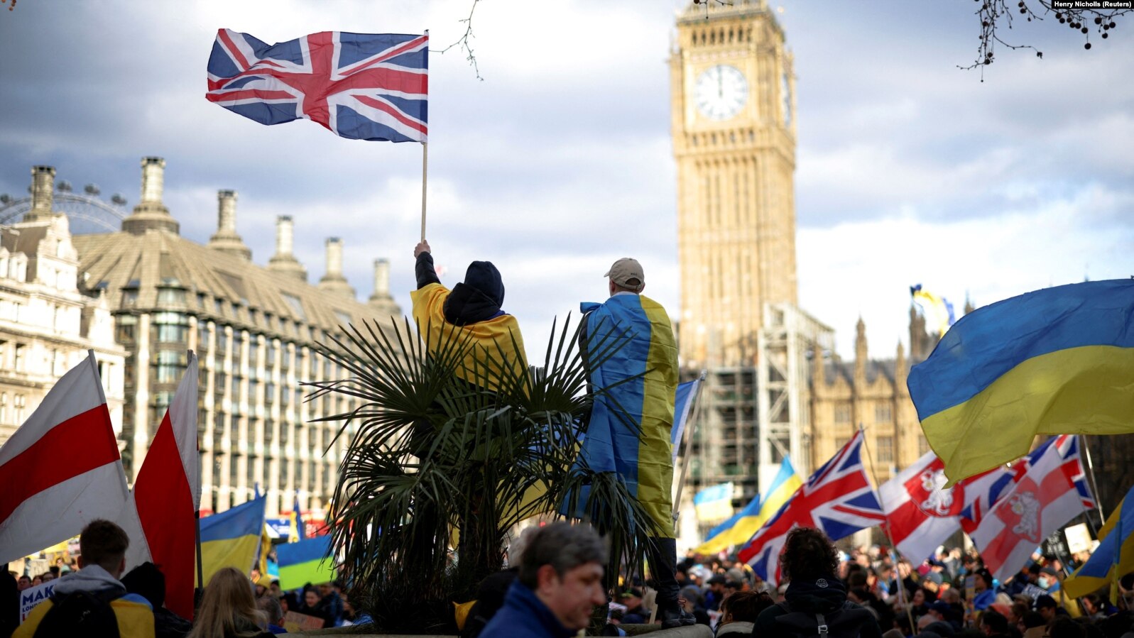 Туманні перспективи: з якими проблемами зіткнулися українки в Британії