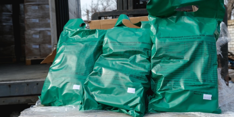 Миколаївщина отримала чотири тисячі добових наборів харчування (ФОТО)