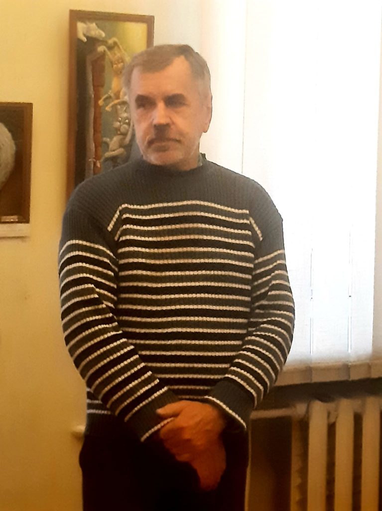 «Кицьки. Краєвиди. Пляшки»: у Миколаєві відкрилась виставка Вадима Пустильника (ФОТО) 5