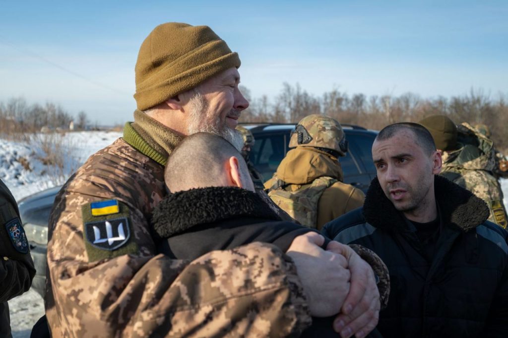 Великий обмін: з російського полону в Україну повернулись 207 захисників (ФОТО) 6