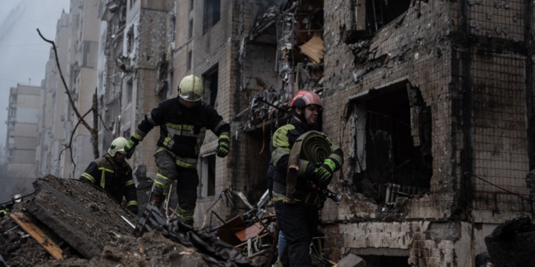 Кількість жертв та постраждалих внаслідок масованої російської атаки по Києву та Харкову збільшилась (ФОТО)
