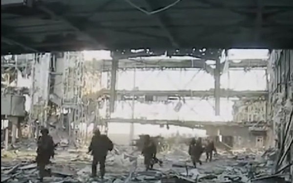 Залужний: «Ми дякуємо кожному, хто бився в ДАПі. Ми памʼятаємо усіх, хто віддав життя за нашу свободу» (ВІДЕО)