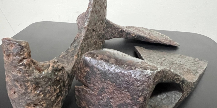 З України до США намагалися переслати стародавні сокири – доби козацтва та Київської Русі (ФОТО)