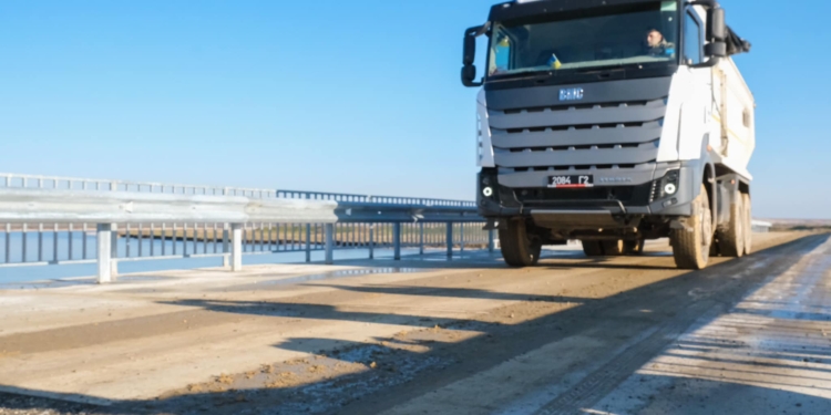 На Миколаївщині відновили міст, зруйнований внаслідок підриву росіянами Каховської ГЕС (ФОТО, ВІДЕО)