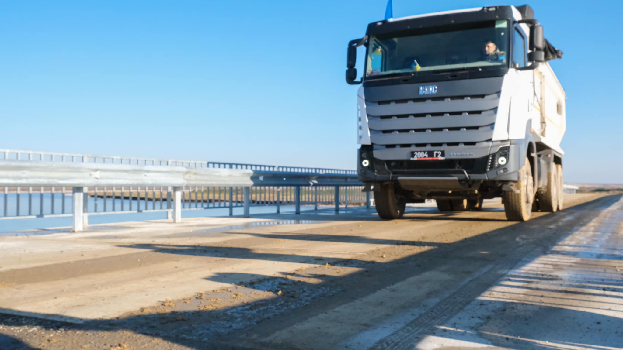 На Миколаївщині відновили міст, зруйнований внаслідок підриву росіянами Каховської ГЕС (ФОТО, ВІДЕО)