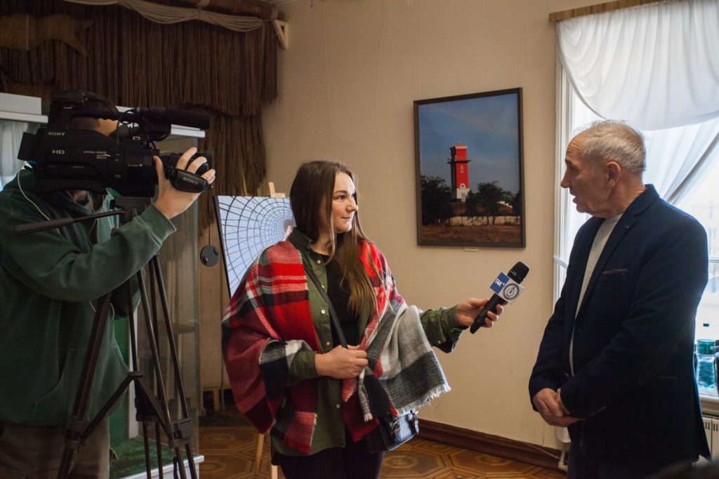 «На боці світла та надії»: у Миколаєві відкрилась виставка фоторобіт, присвячених маякам Півдня України (ФОТО) 11