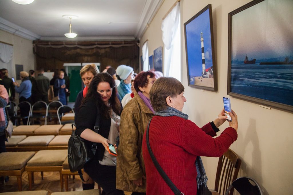 «На боці світла та надії»: у Миколаєві відкрилась виставка фоторобіт, присвячених маякам Півдня України (ФОТО) 13