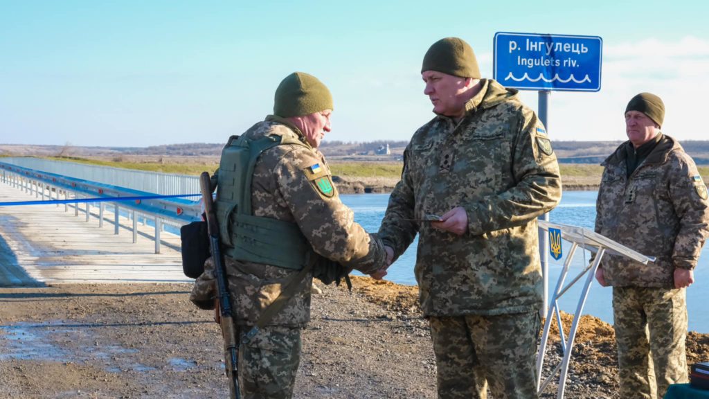 На Миколаївщині відновили міст, зруйнований внаслідок підриву росіянами Каховської ГЕС (ФОТО, ВІДЕО) 14