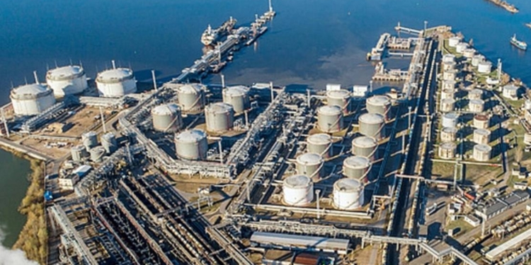 Безпілотник упав на територію “Петербурзького нафтового терміналу”