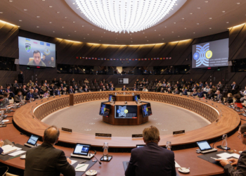 Країни НАТО планують додаткову військову допомогу Україні “на мільярди євро у 2024 році”