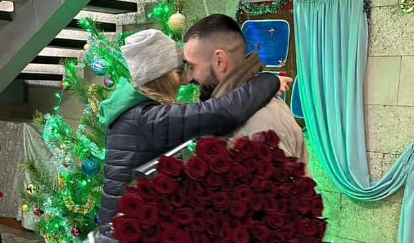 Звільнена вчора з російського полону бойова медикиня миколаївських морпіхів вийде заміж за оборонця «Азовсталі» (щемливі ФОТО і ВІДЕО)