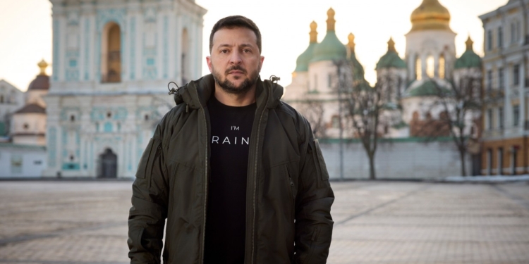 “Після Бучі я вперше одягнув футболку зі словами I’m Ukrainian”, – звернення Зеленського з нагоди Дня Соборності (ВІДЕО)