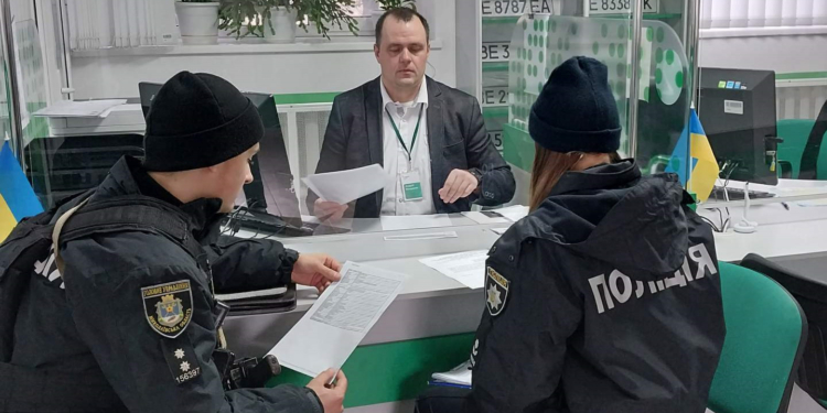 На Миколаївщині «ГАРПУН» завадив перереєстрації автівок, що розшукуються