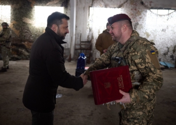 Зеленський на Куп’янському напрямку: відвідав командний пункт батальйону 14-ї ОМБр ім. князя Романа Великого (ВІДЕО)