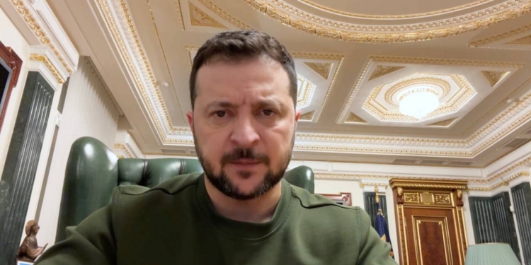 «Що більше з Москви лунає божевільних заяв, то більшою повинна бути наша сила» – звернення Зеленського (ВІДЕО)