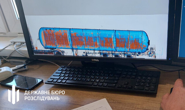 ДБР виявило в бензовозі контрабандних сигарет на 12 млн.грн. – журналіст каже, що вони вироблені на «кочовій» тютюновій фабриці