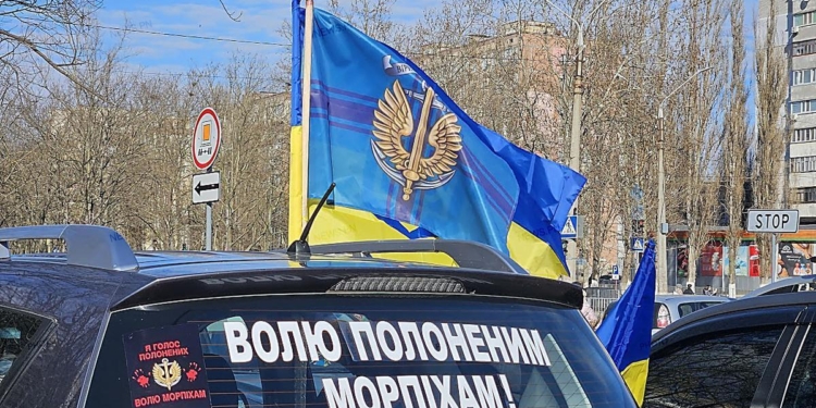 У Миколаєві відбулись автопробіг та мітинг на підтримку військовополонених (ФОТО, ВІДЕО)