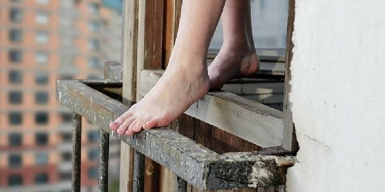 У Миколаєві 14-річна дівчина вчинила самогубство