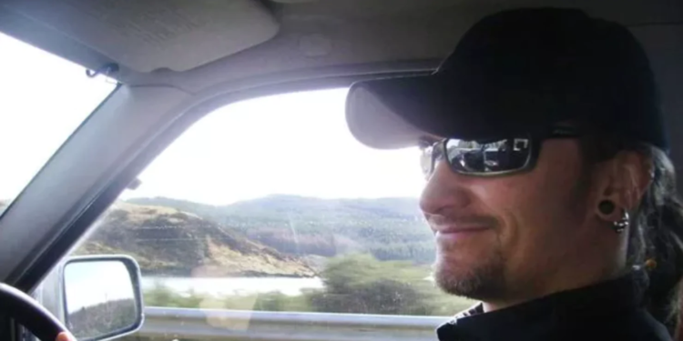 Лондонська поліція програла в суді екоактивістці – вона 6 років прожила з чоловіком, який виявився поліцейським під прикриттям (ФОТО)