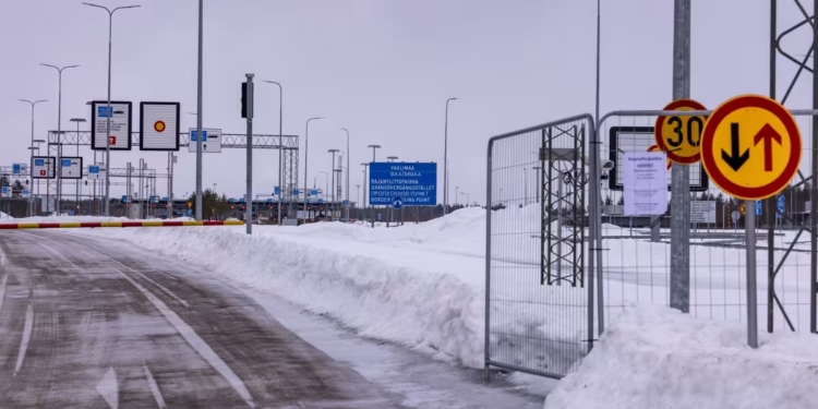 Кордон Фінляндії з Росією залишиться закритим до середини квітня