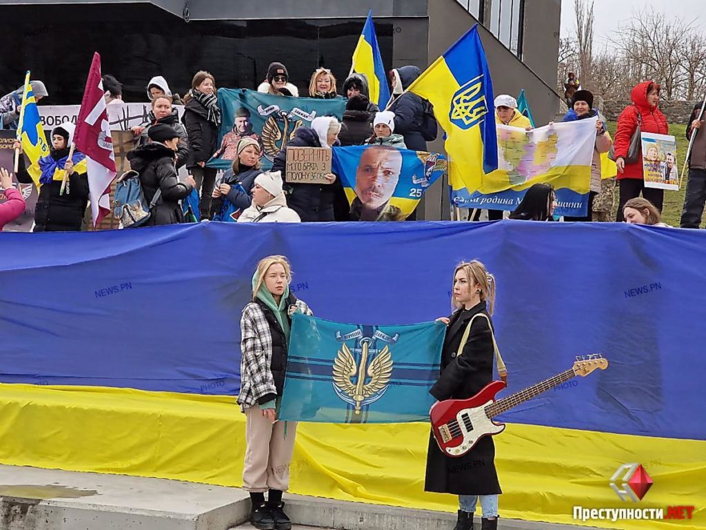 У Миколаєві відбулись автопробіг та мітинг на підтримку військовополонених (ФОТО, ВІДЕО) 32