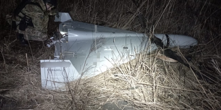 На Дніпропетровщині посадили російський “шахед” – він майже цілий (ФОТО, ВІДЕО)