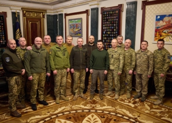 «Увесь реальний досвід бойових командирів і бригад має бути реалізований для успіху Сил оборони» – звернення Зеленського (ВІДЕО)