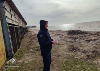 Миколаївські рятувальники за допомогою підводного дрона знайшли тіло чоловіка, що зник в Лупареве (ФОТО)