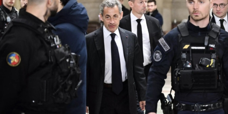 Суд у Франції не виправдав екс-президента Саркозі у справі про вибори  2012 року, але пом’якшив йому покарання
