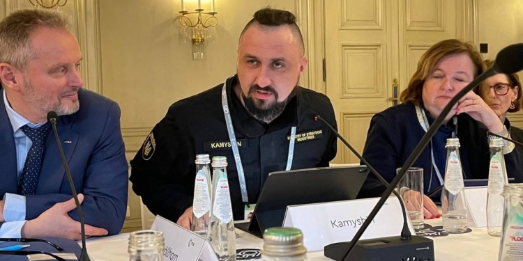 НАТО пообіцяло нам мільйон дронів, Камишін пропонує купити їх в українських виробників