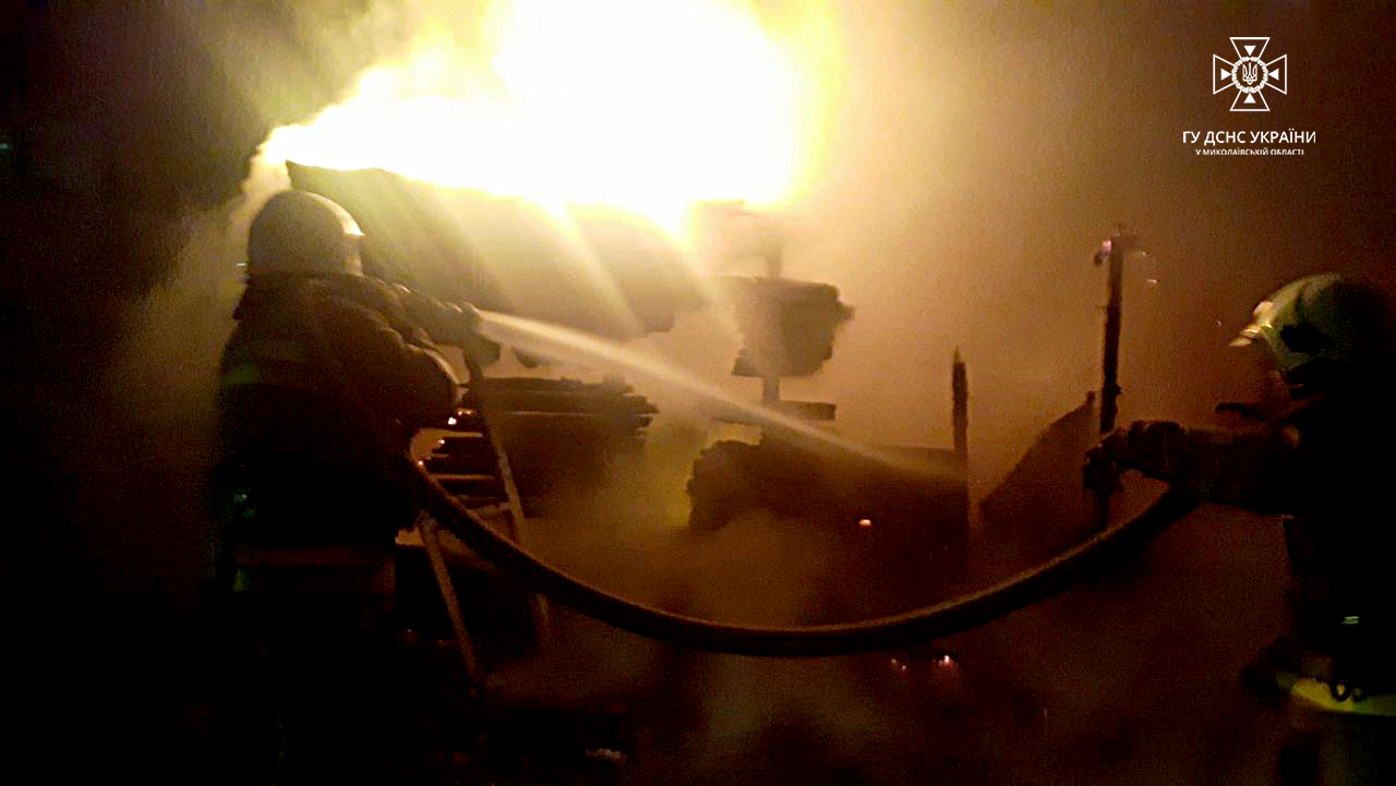 Горіло у Миколаєві та Вознесенську: що гасили вогнеборці Миколаївщини протягом доби