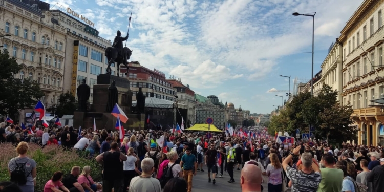 Усе одно знайшли. У Празі засудили чоловіка, який півтора року тому погрожував різати українців