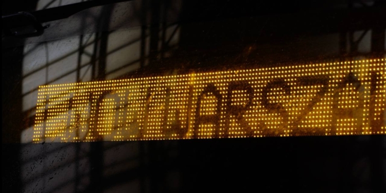 Укрзалізниця обурена діями польських протестувальників, які заблокували пасажирський потяг