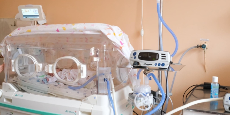 Благодійники передали важливе обладнання для новонароджених трьом медзакладам у Миколаєві (ФОТО)