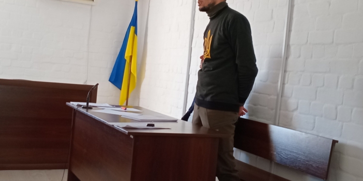 У Миколаєві суд відправив до СІЗО військовослужбовця, який під час окупації Херсонщини перейшов на бік росіян і катував односельців, – він заперечує провину (ФОТО)