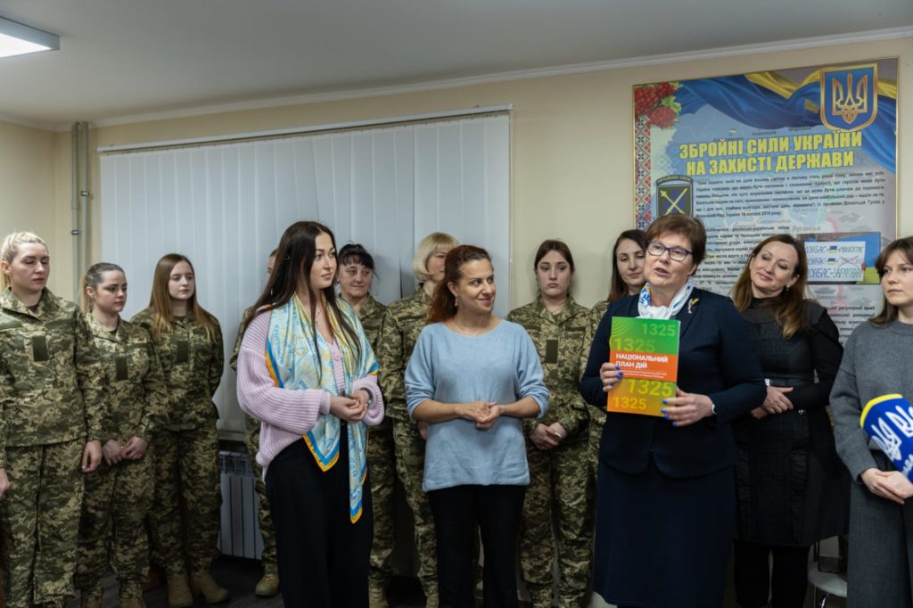 У ЗСУ вперше почали видавати жіночу військову форму (ФОТО) 7
