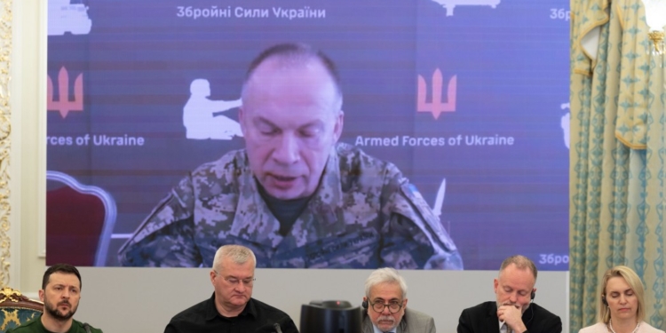 Президент зустрівся з главами іноземних диппредставництв. Був і доклад Сирського (ФОТО)