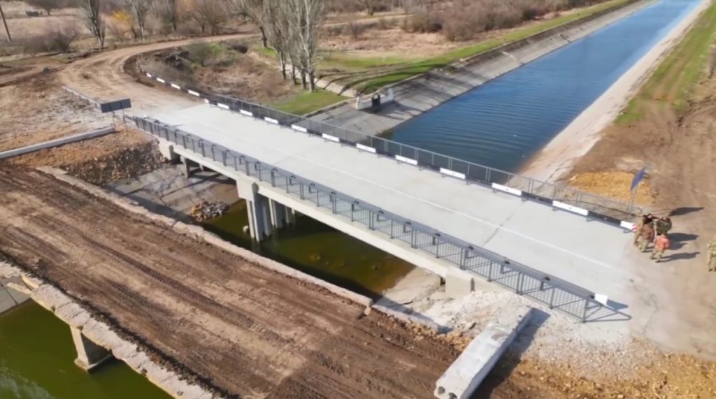 На Миколаївщині ввели в експлуатацію ще два мостових переходи, один з яких був підірваний росіянами у листопаді 2022 року (ВІДЕО) 1