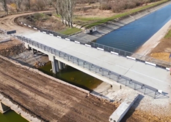 На Миколаївщині ввели в експлуатацію ще два мостових переходи, один з яких був підірваний росіянами у листопаді 2022 року (ВІДЕО)